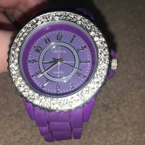 Purple watch - Picture 3 of 3